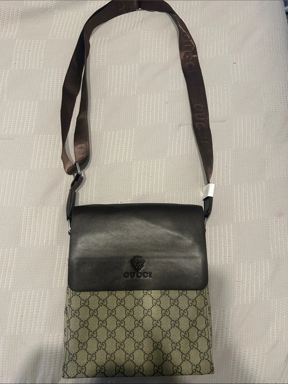 Gucci Black Leather & Beige GG Canvas Messenger Bag